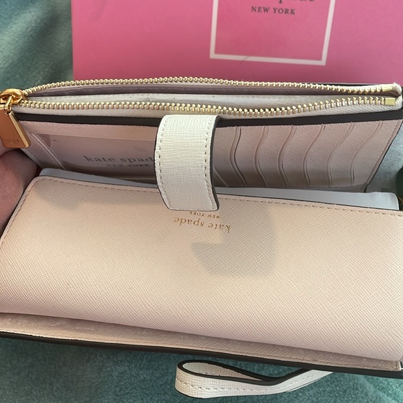 NWTs Kate Spade wallet. Halo white. Bouquet toss em. Gold accents. Super pretty - Picture 3 of 8